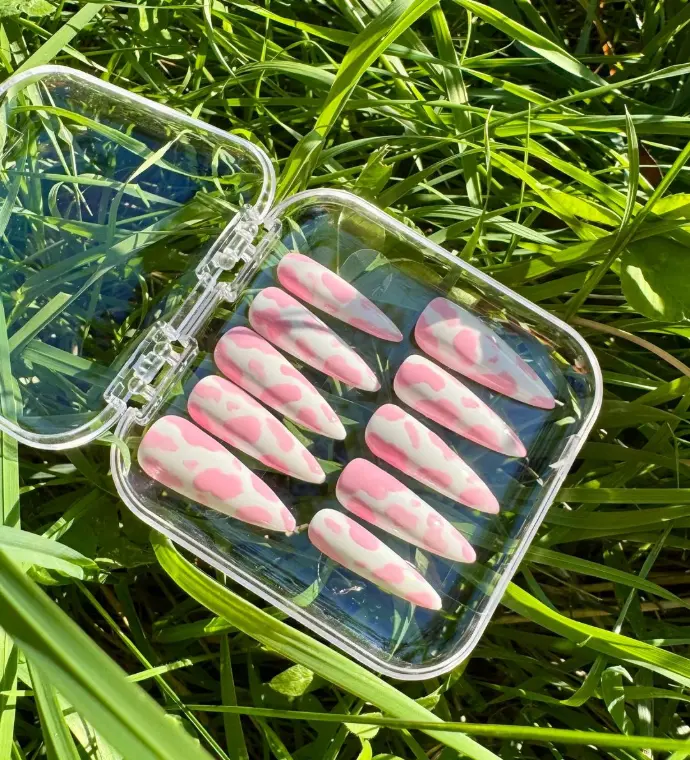 press on nails cow